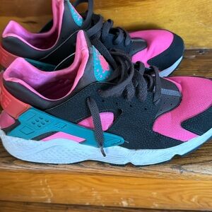 RARE Nike hyper pink hurrache shoes